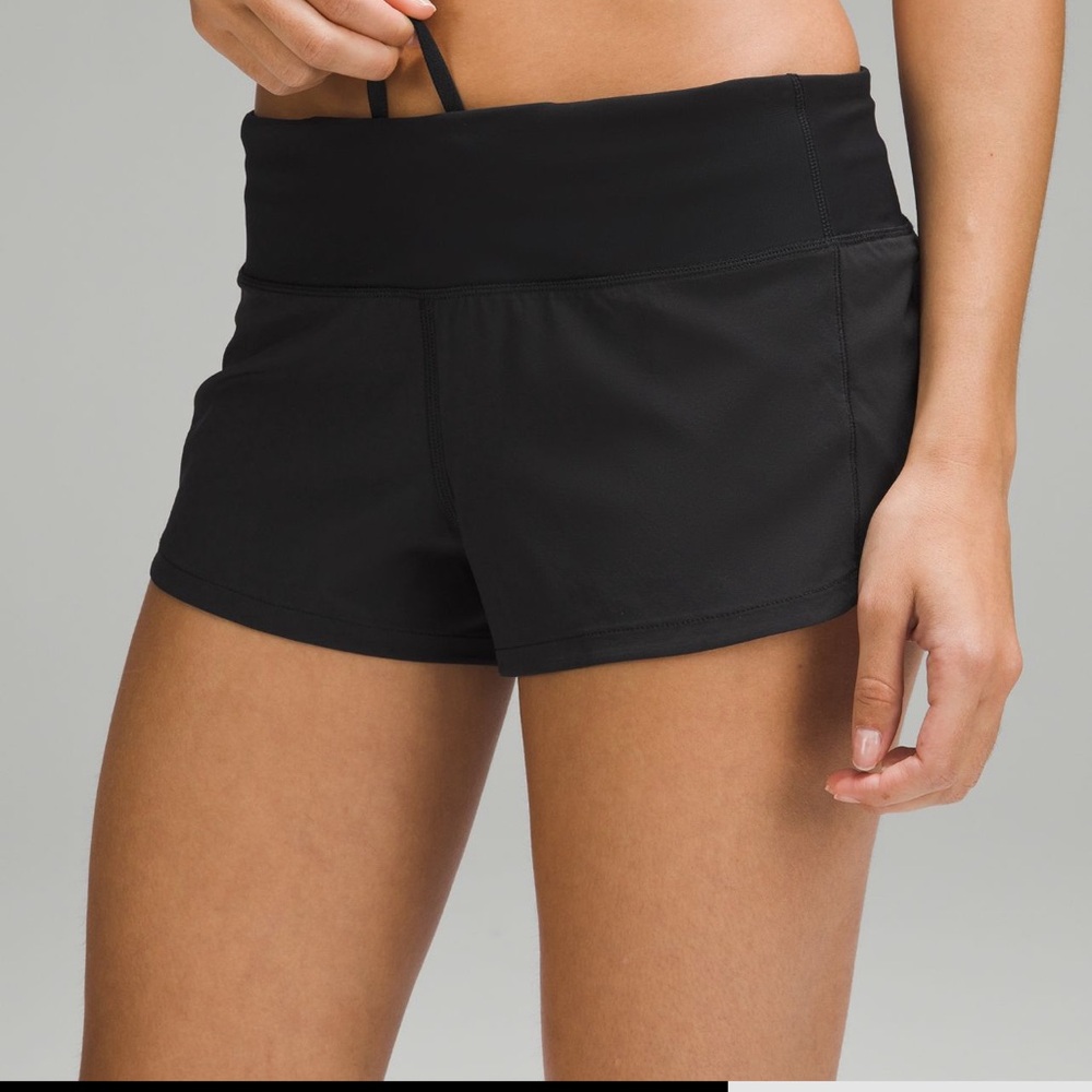 Preloved Lululemon Speed Up Shorts, 2.5” inseam, low rise, black, size 8.